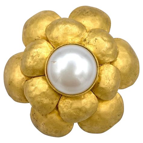 broches camellia chanel|vintage Chanel camellia brooch.